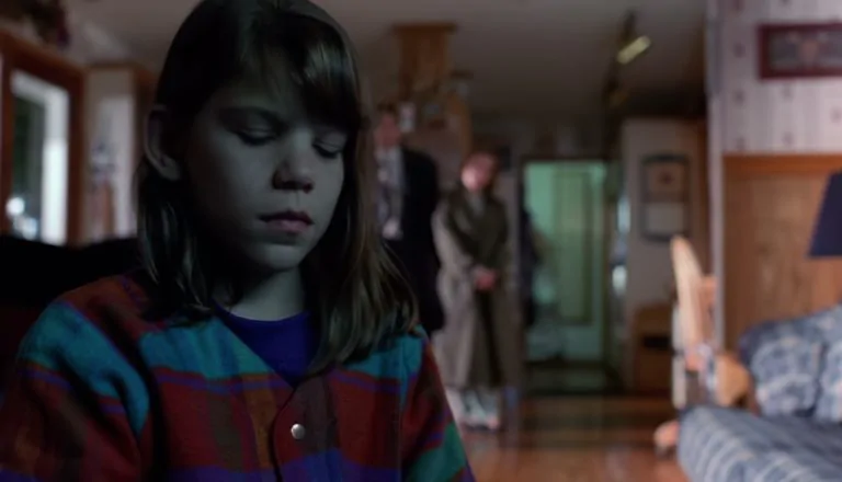 Момент из 11 серии 1 сезона