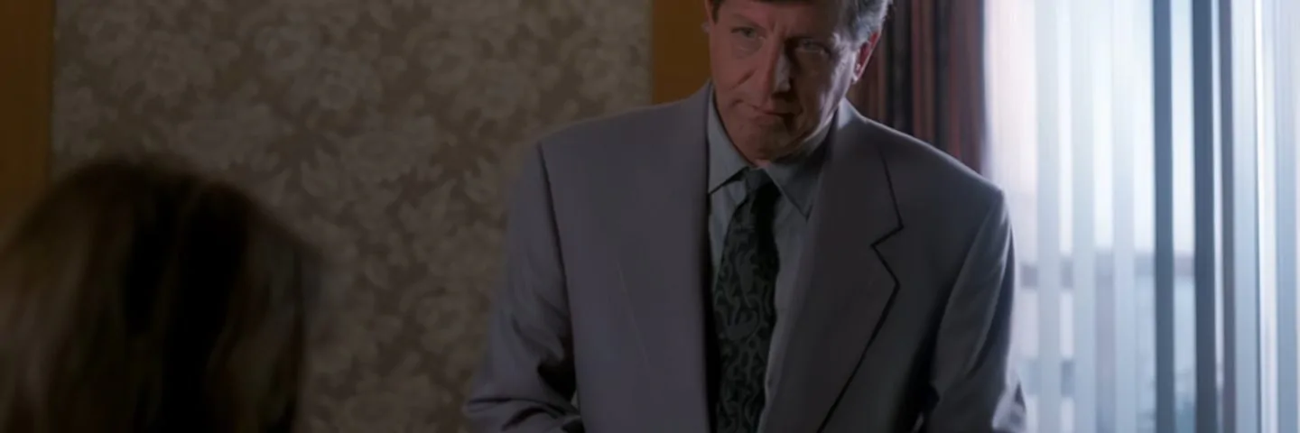 Кадр из 6 серии 1 сезона