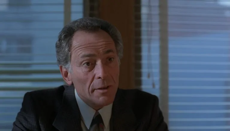 Момент из 13 серии 2 сезона