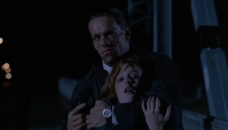 Момент из 17 серии 2 сезона