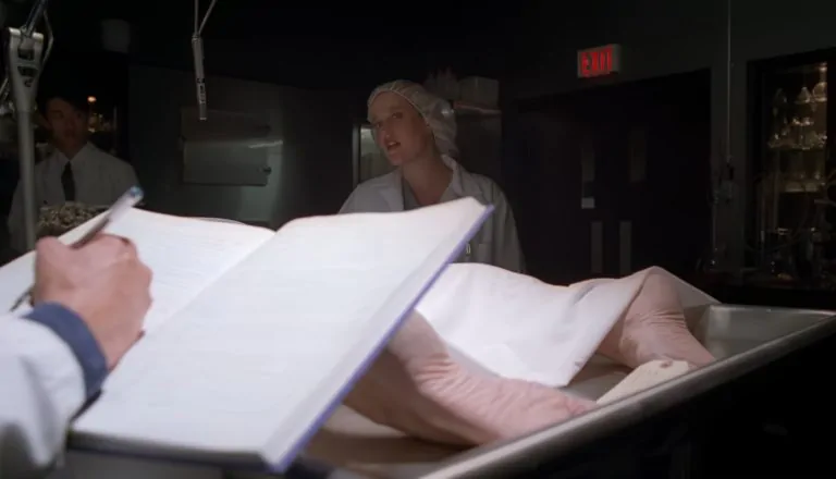 Момент из 4 серии 2 сезона