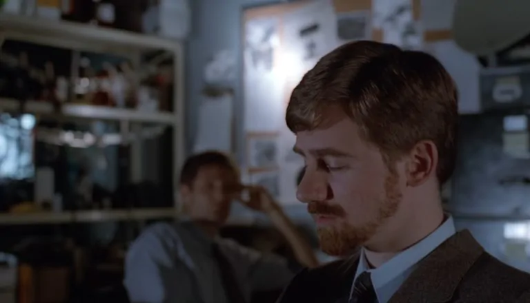 Момент из 8 серии 2 сезона