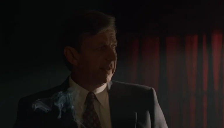 Момент из 1 серии 3 сезона