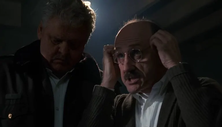 Момент из 12 серии 3 сезона