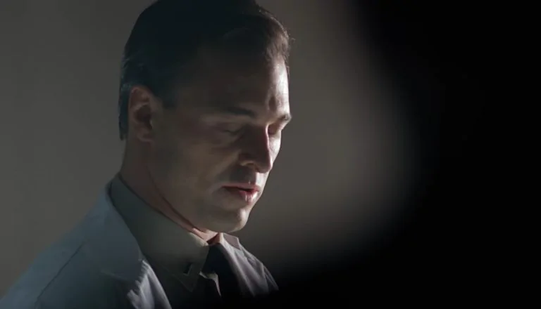 Момент из 16 серии 3 сезона