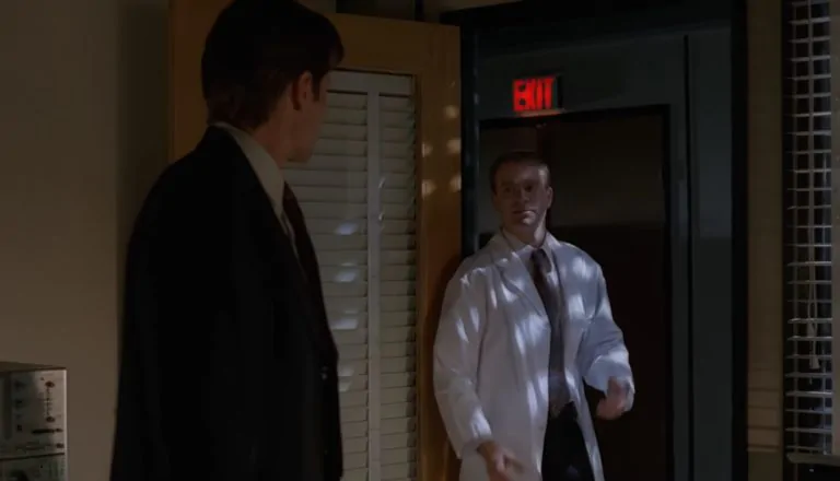 Момент из 3 серии 4 сезона