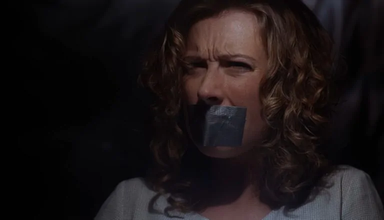 Момент из 4 серии 4 сезона