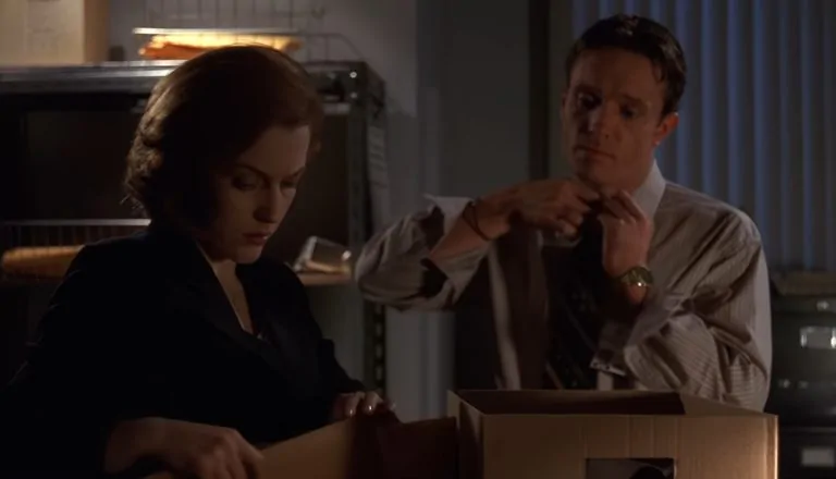 Момент из 6 серии 5 сезона