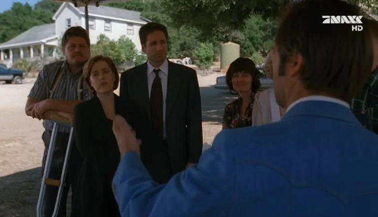 Момент из 8 серии 6 сезона