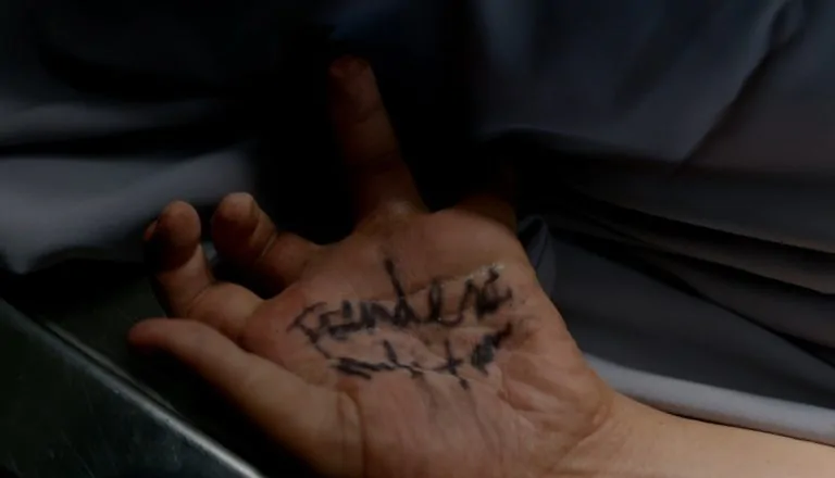 Момент из 2 серии 10 сезона