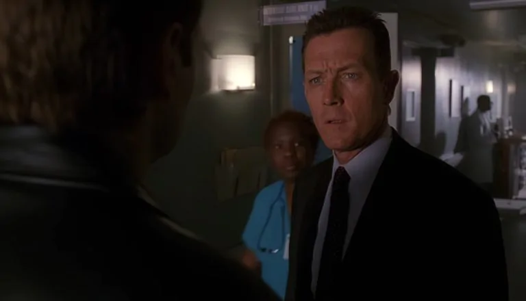 Момент из 17 серии 8 сезона