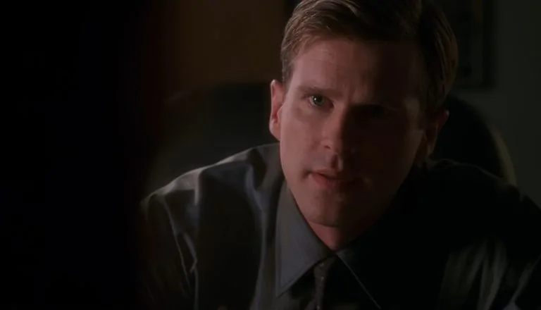 Момент из 2 серии 9 сезона