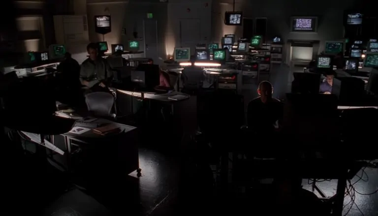 Момент из 6 серии 9 сезона